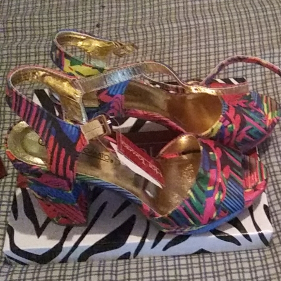 Women heels - Picture 1 of 2